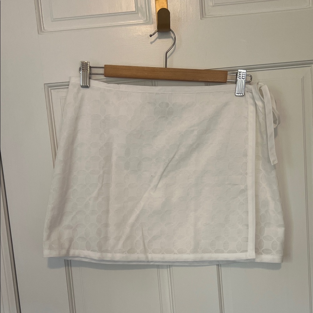 Express White Floral Wrap Skirt Size 5/6